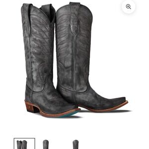 NWT 7.0 Lane Squash blossom boots in distressed black, lane boots